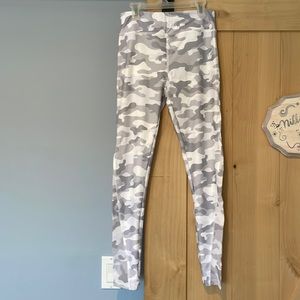 Forever 21 gray camo leggings